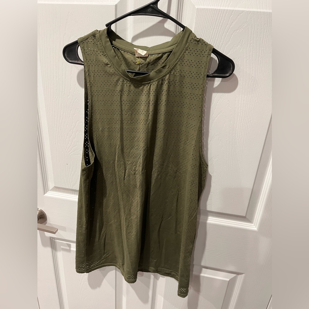 🌛Zyia Active Stylish Olive Sleeveless Top